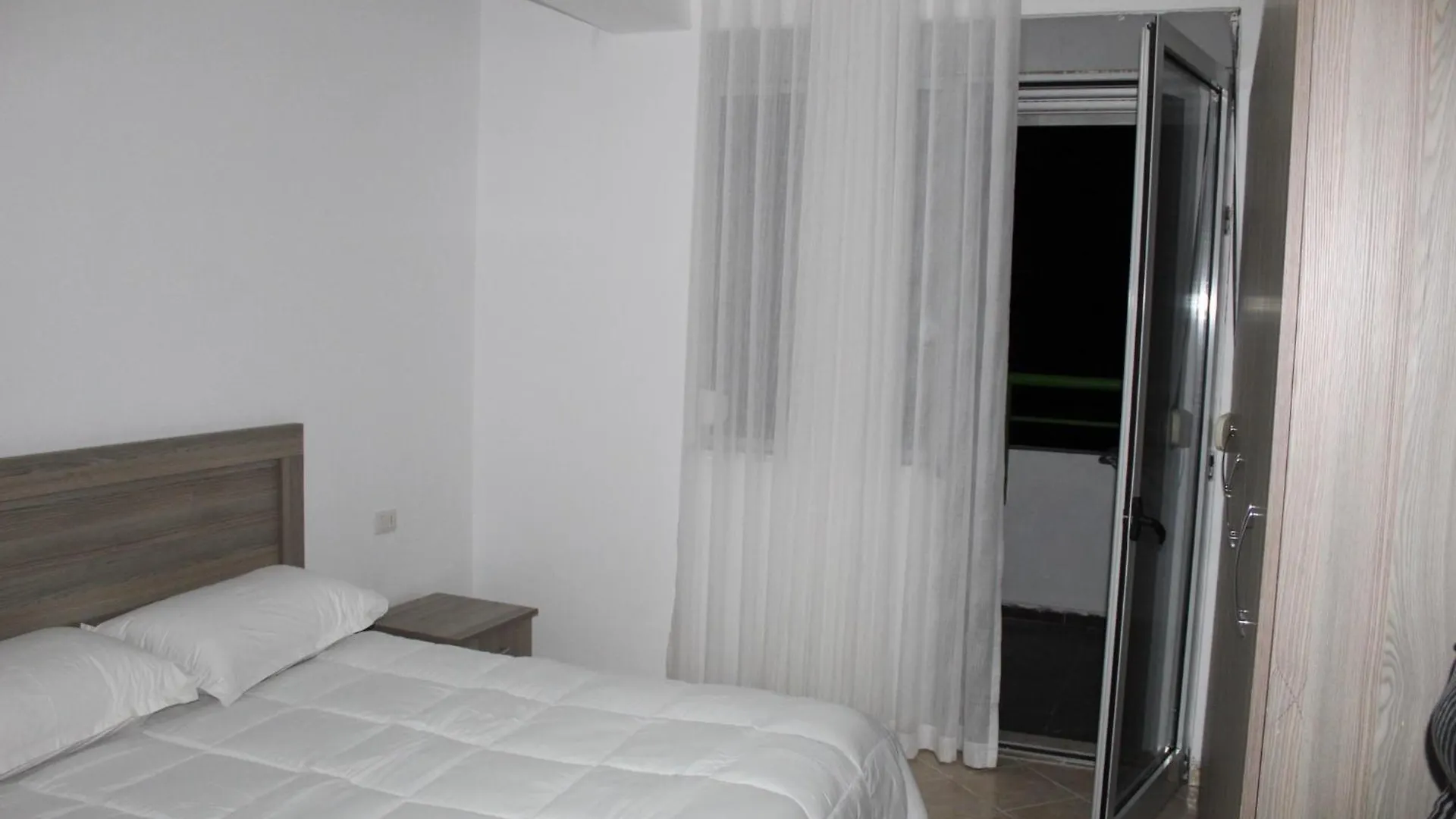 A2 Apartment Tirana 0*,  Albanien